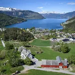Huse Gjestegard *