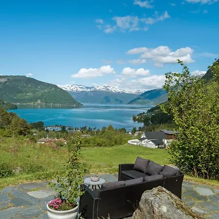Huse Gjestegard * Kinsarvik