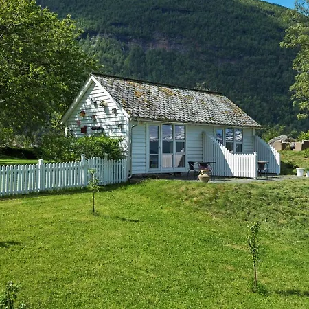 Huse Gjestegard Semesterbostad