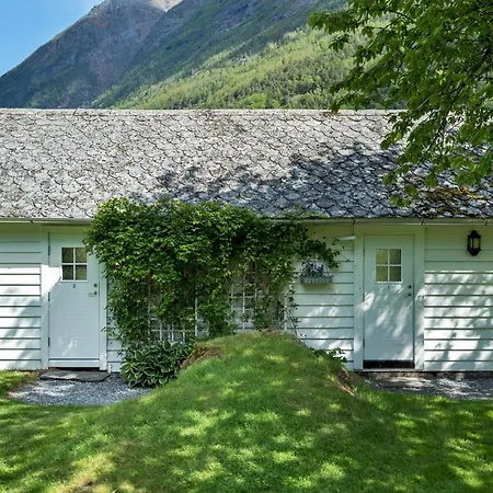 Huse Gjestegard 別荘 キンサルビク