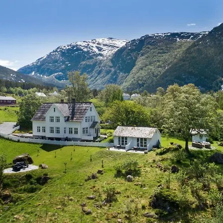 Huse Gjestegard 別荘 キンサルビク