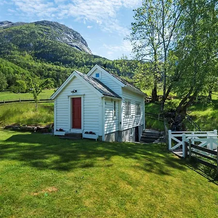 Huse Gjestegard *