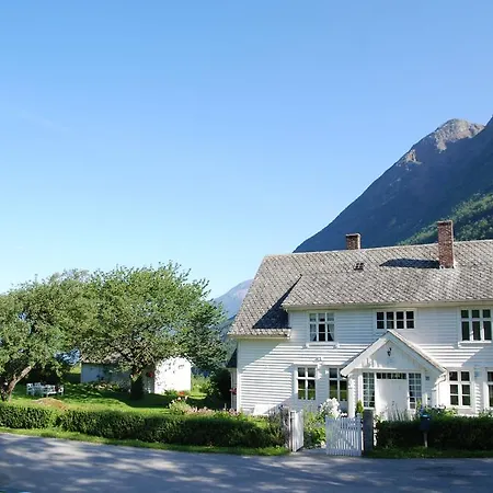 Huse Gjestegard شينسارفيك