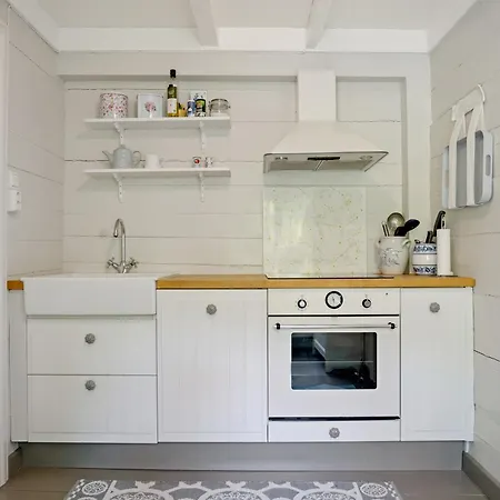 Huse Gjestegard *