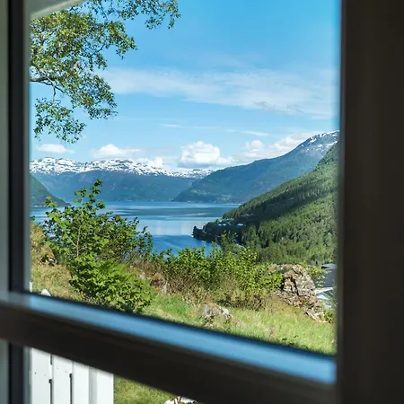 Huse Gjestegard * Kinsarvik