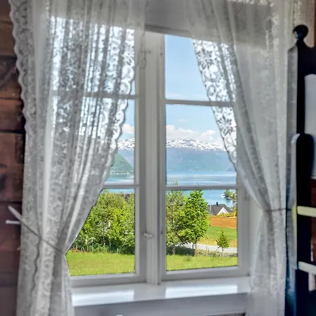 Huse Gjestegard * Kinsarvik